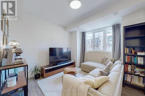 51 Frederick Wilson Avenue, Markham, ON - Indoor Photo Showing Living Room