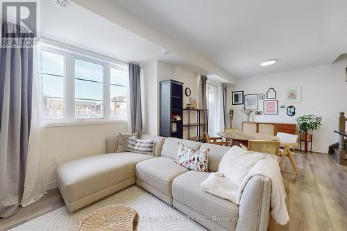 51 Frederick Wilson Avenue, Markham, ON - Indoor Photo Showing Living Room