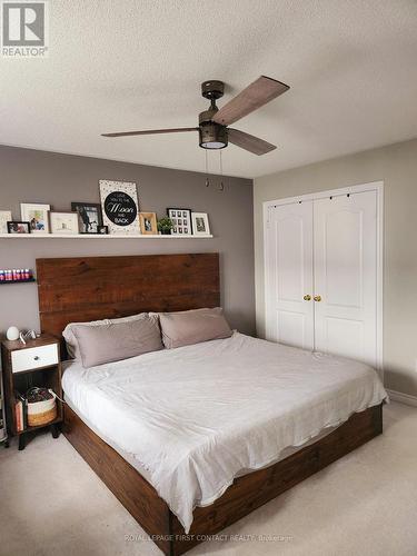 140 Mount Crescent, Essa, ON - Indoor Photo Showing Bedroom