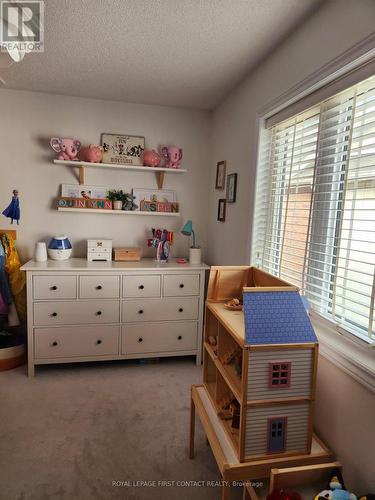 140 Mount Crescent, Essa, ON - Indoor Photo Showing Bedroom