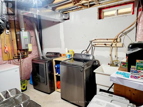 140 Mount Crescent, Essa, ON - Indoor Photo Showing Laundry Room