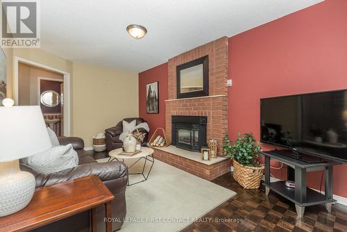 224 Livingstone Street W, Barrie, ON - Indoor Photo Showing Living Room With Fireplace