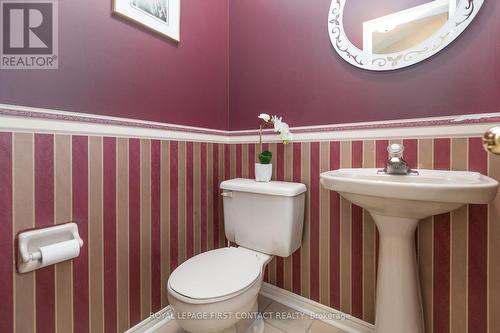 224 Livingstone Street W, Barrie, ON - Indoor Photo Showing Bathroom