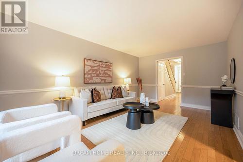 4152 Wheelwright Crescent, Mississauga, ON - Indoor Photo Showing Living Room