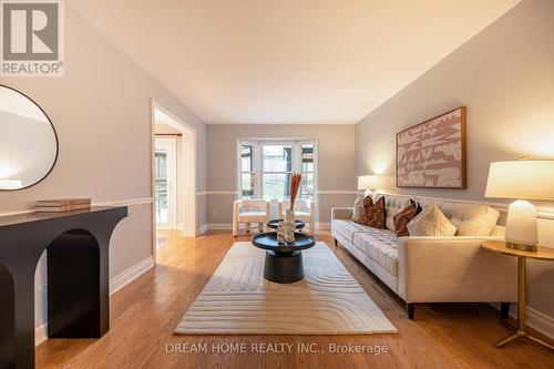 4152 Wheelwright Crescent, Mississauga, ON - Indoor Photo Showing Living Room