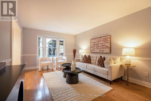 4152 Wheelwright Crescent, Mississauga, ON - Indoor Photo Showing Living Room