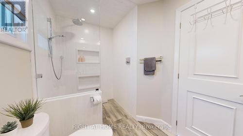 516 Mayzel Road, Burlington, ON - Indoor Photo Showing Bathroom