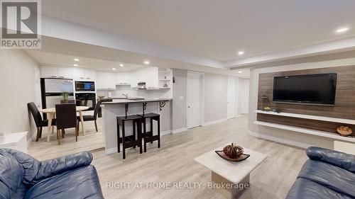 516 Mayzel Road, Burlington, ON - Indoor Photo Showing Living Room