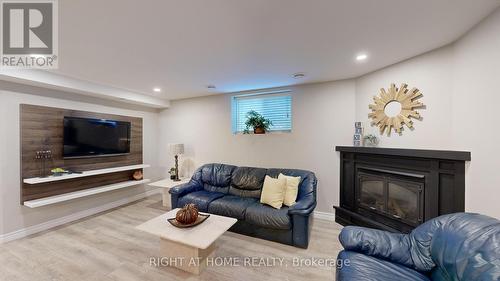 516 Mayzel Road, Burlington, ON - Indoor Photo Showing Living Room With Fireplace