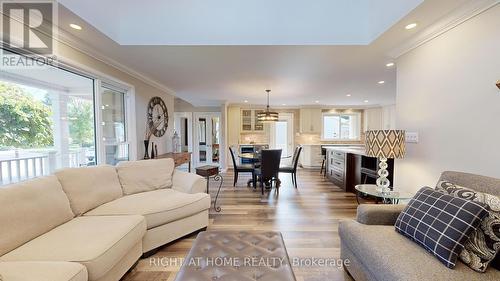 516 Mayzel Road, Burlington, ON - Indoor Photo Showing Living Room