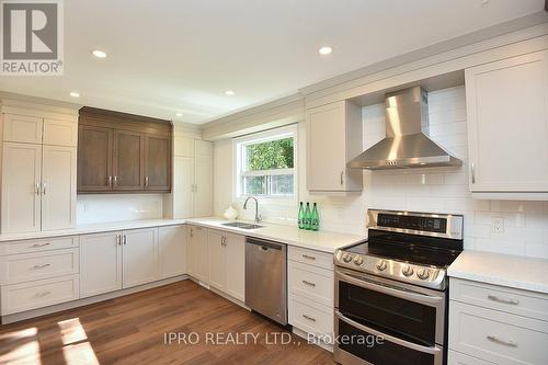 1420 Chalice Crescent, Mississauga, ON - Indoor Photo Showing Kitchen With Double Sink