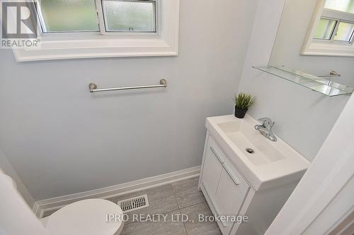 1420 Chalice Crescent, Mississauga, ON - Indoor Photo Showing Bathroom