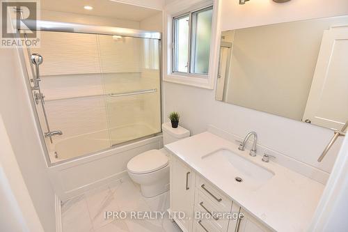 1420 Chalice Crescent, Mississauga, ON - Indoor Photo Showing Bathroom