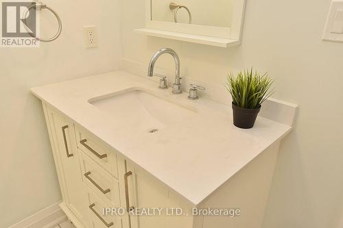 1420 Chalice Crescent, Mississauga, ON - Indoor Photo Showing Bathroom