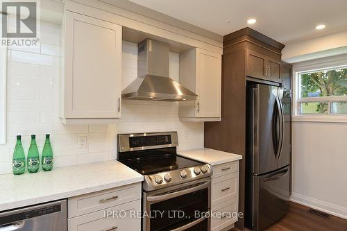 1420 Chalice Crescent, Mississauga, ON - Indoor Photo Showing Kitchen With Stainless Steel Kitchen