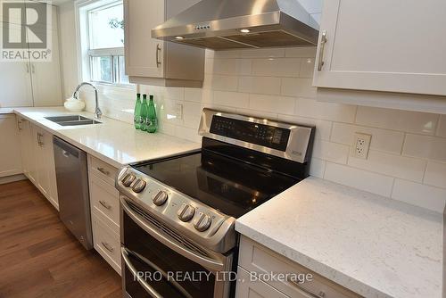 1420 Chalice Crescent, Mississauga, ON - Indoor Photo Showing Kitchen With Double Sink