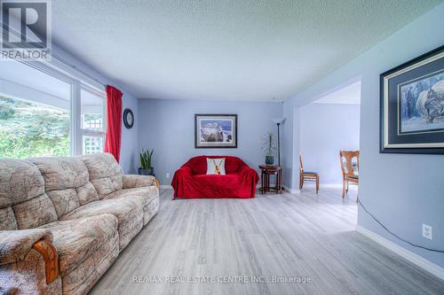 14 Lewis Crescent, Kitchener, ON - Indoor