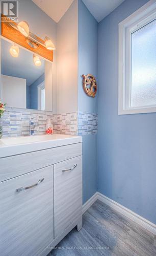 14 Lewis Crescent, Kitchener, ON - Indoor Photo Showing Bathroom