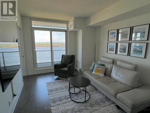 1704 - 485 Richmond Road, Carlingwood - Westboro And Area, ON - Indoor Photo Showing Living Room