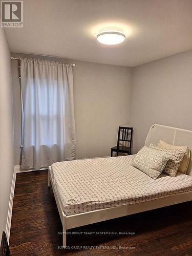 4627 Simcoe Street, Niagara Falls, ON - Indoor Photo Showing Bedroom