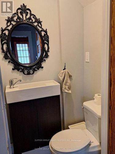 4627 Simcoe Street, Niagara Falls, ON - Indoor Photo Showing Bathroom