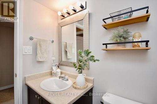 11 - 53 Ferndale Drive S, Barrie, ON - Indoor Photo Showing Bathroom