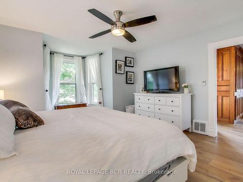 11 Meadowview Dr, Bradford West Gwillimbury, ON - Indoor Photo Showing Bedroom