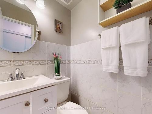 127-2095 Roche Crt, Mississauga, ON - Indoor Photo Showing Bathroom