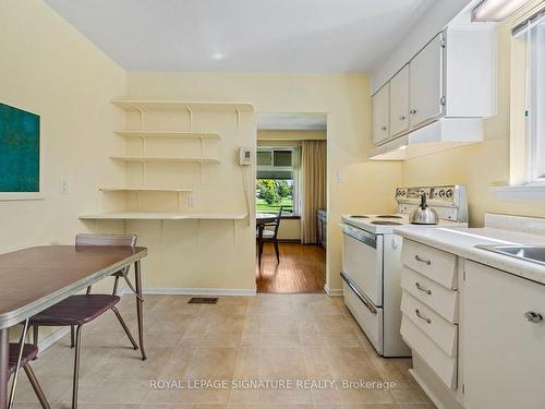 15 Sandwell Dr, Toronto, ON - Indoor Photo Showing Kitchen