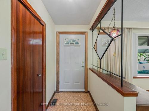 15 Sandwell Dr, Toronto, ON - Indoor Photo Showing Other Room