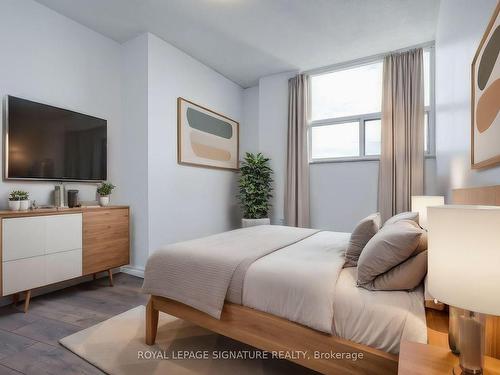 2605-380 Dixon Rd, Toronto, ON - Indoor Photo Showing Bedroom