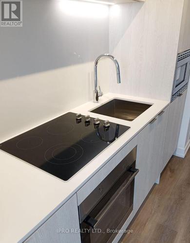 1111 - 1 Jarvis Street, Hamilton, ON - Indoor Photo Showing Kitchen