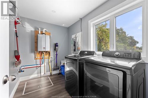 1618 Jefferson, Windsor, ON - Indoor Photo Showing Laundry Room