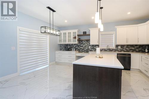 4414 Belmont, Comber, ON - Indoor Photo Showing Kitchen With Upgraded Kitchen