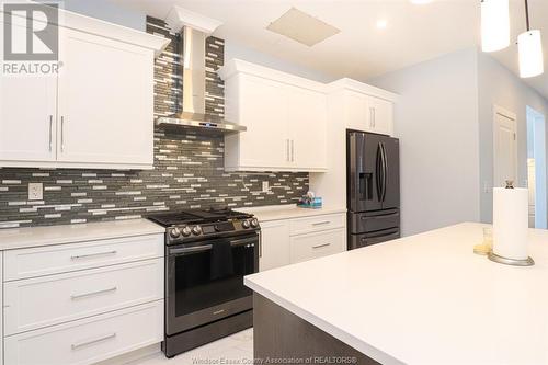 4414 Belmont, Comber, ON - Indoor Photo Showing Kitchen With Upgraded Kitchen