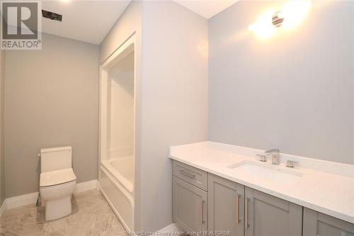 4414 Belmont, Comber, ON - Indoor Photo Showing Bathroom