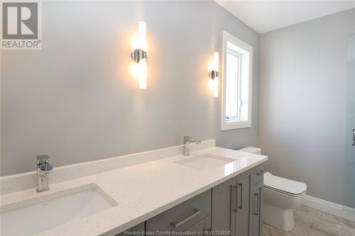 4414 Belmont, Comber, ON - Indoor Photo Showing Bathroom