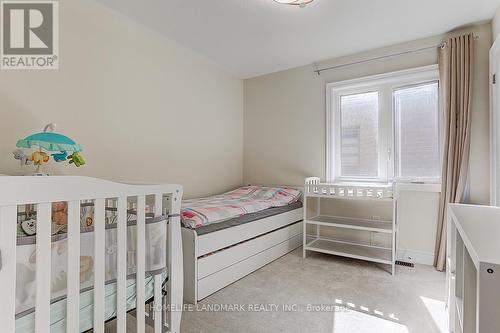 166 Sutherland Avenue, Bradford West Gwillimbury, ON - Indoor Photo Showing Bedroom