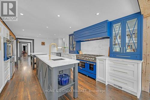 15391 Mount Hope Road, Caledon, ON - Indoor Photo Showing Kitchen With Upgraded Kitchen