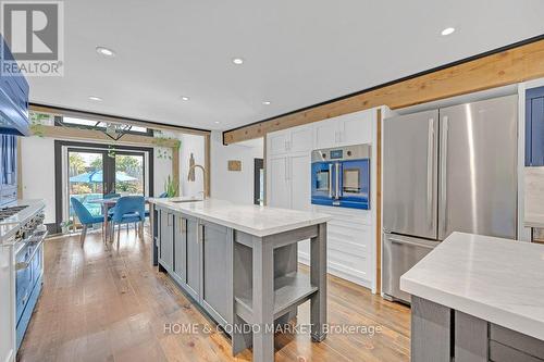 15391 Mount Hope Road, Caledon, ON - Indoor Photo Showing Kitchen With Upgraded Kitchen