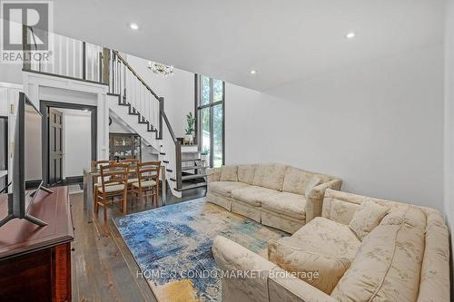 15391 Mount Hope Road, Caledon, ON - Indoor Photo Showing Living Room