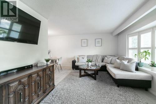 371 Tallwood Drive, Orillia, ON - Indoor Photo Showing Living Room