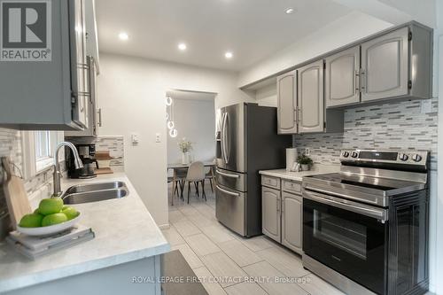 371 Tallwood Drive, Orillia, ON - Indoor Photo Showing Kitchen With Double Sink