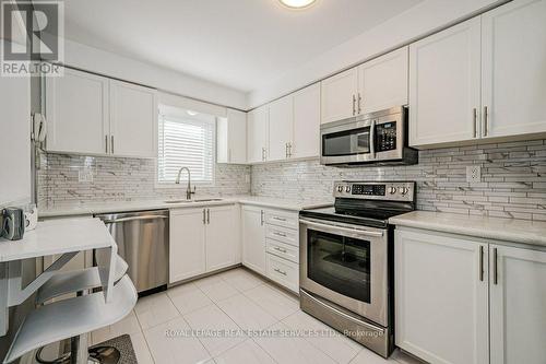 39 - 2022 Atkinson Drive, Burlington, ON - Indoor Photo Showing Kitchen With Stainless Steel Kitchen With Upgraded Kitchen