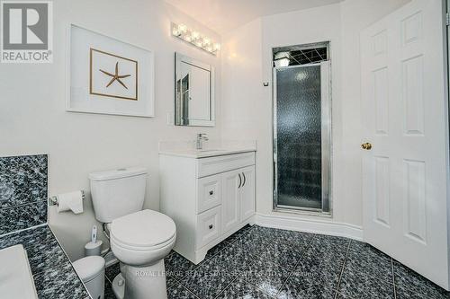 39 - 2022 Atkinson Drive, Burlington, ON - Indoor Photo Showing Bathroom