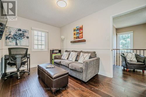 39 - 2022 Atkinson Drive, Burlington, ON - Indoor Photo Showing Living Room