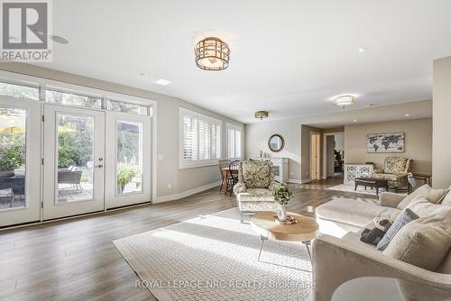 13 Old Mill Lane, Niagara-On-The-Lake, ON - Indoor Photo Showing Living Room