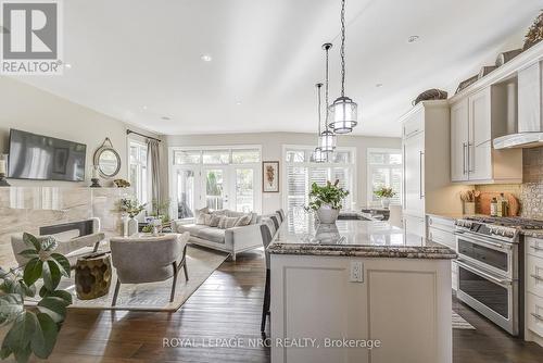 13 Old Mill Lane, Niagara-On-The-Lake, ON - Indoor Photo Showing Kitchen With Upgraded Kitchen