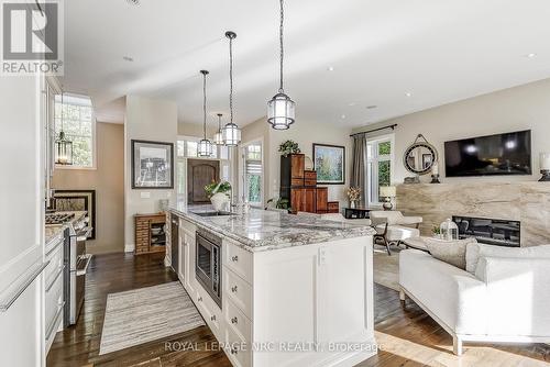 13 Old Mill Lane, Niagara-On-The-Lake, ON - Indoor Photo Showing Kitchen With Upgraded Kitchen