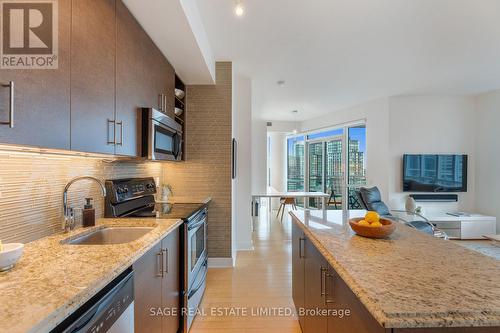 1706 - 112 George Street, Toronto, ON - Indoor Photo Showing Kitchen With Upgraded Kitchen